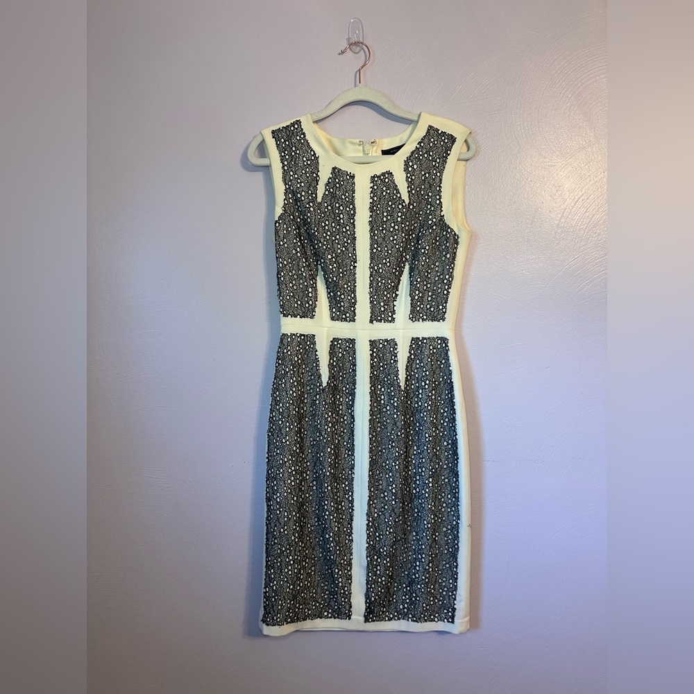 BCBG Maxazria Black and White Lace Net Sleeveless Dress Size 2